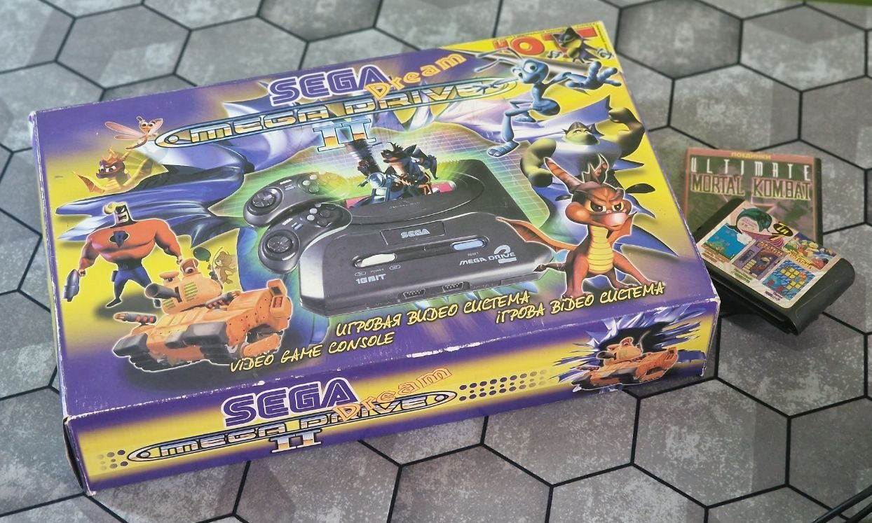 16-ти бітна ігрова консоль Sega Mega Drive 2 з 90-х! Розпаковка і оглад.